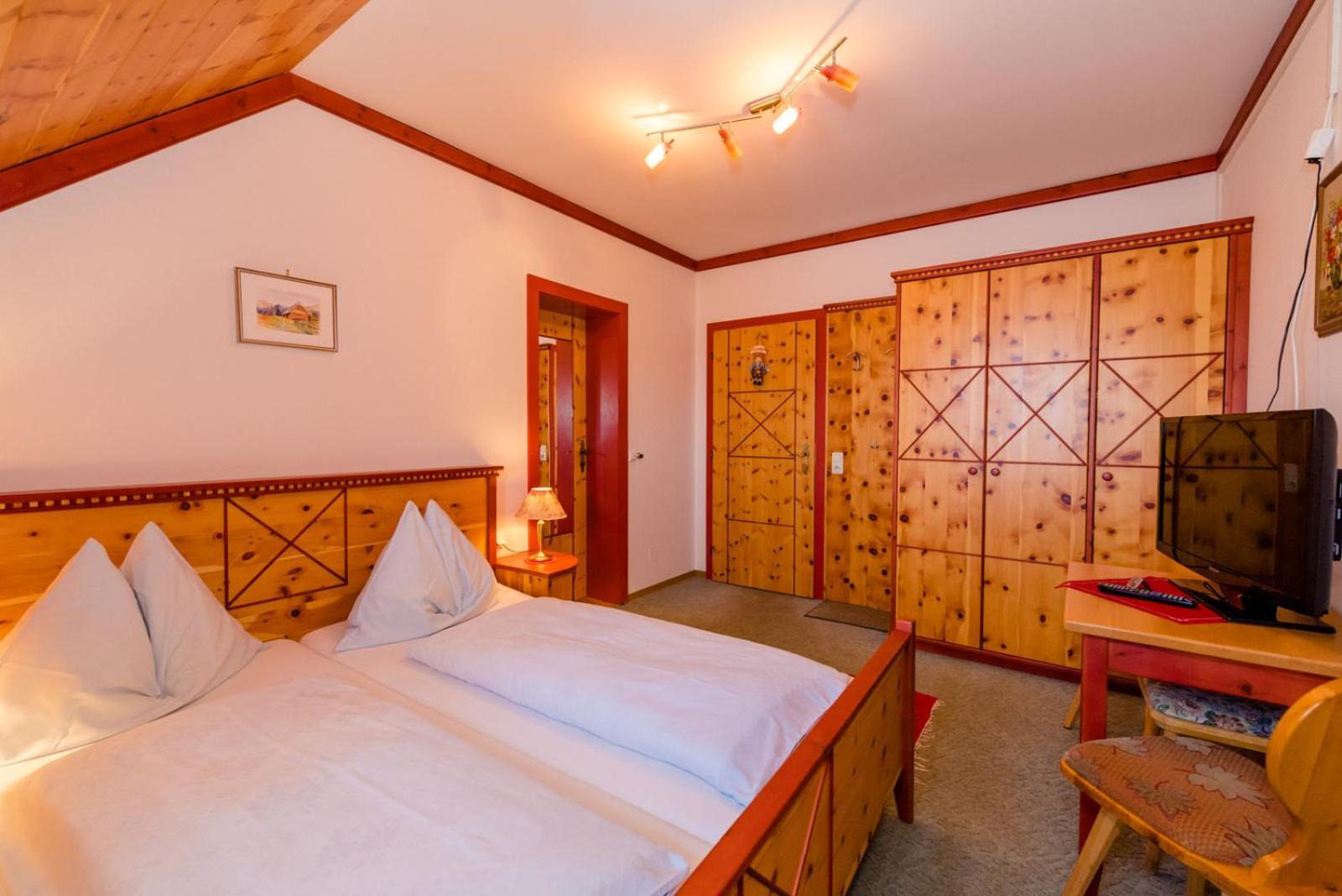 Almidylle Sabathy Hotel Obdach Bagian luar foto